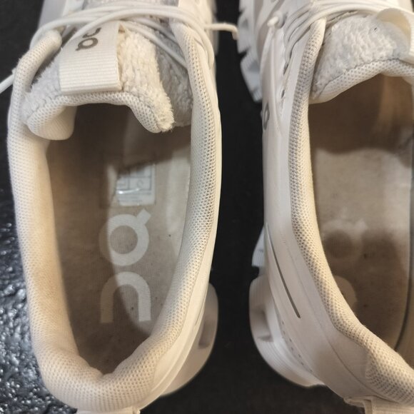 Women's On Cloud 5 Terry White Almond 99.98824 US size 8 - Picture 5 of 10